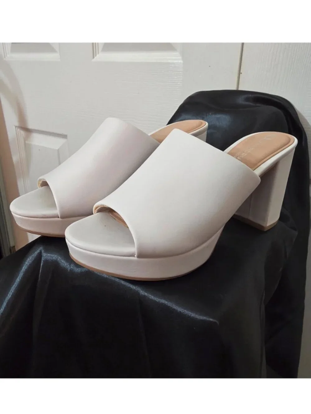 Chinese Laundry Sandals